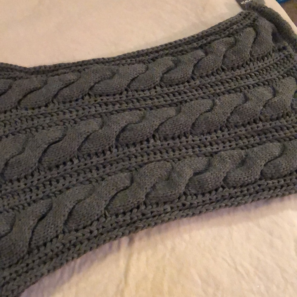 Scarf - Picture 3 of 5
